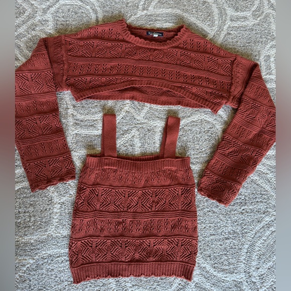 Perfect for fall! 2 piece knit sweater in burnt orange - Picture 3 of 3